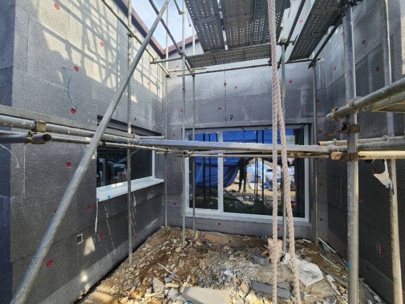 강원도 춘천시 사북면 파렉스디피알 외단열미장마감 외단열 시공 공정 사진 3